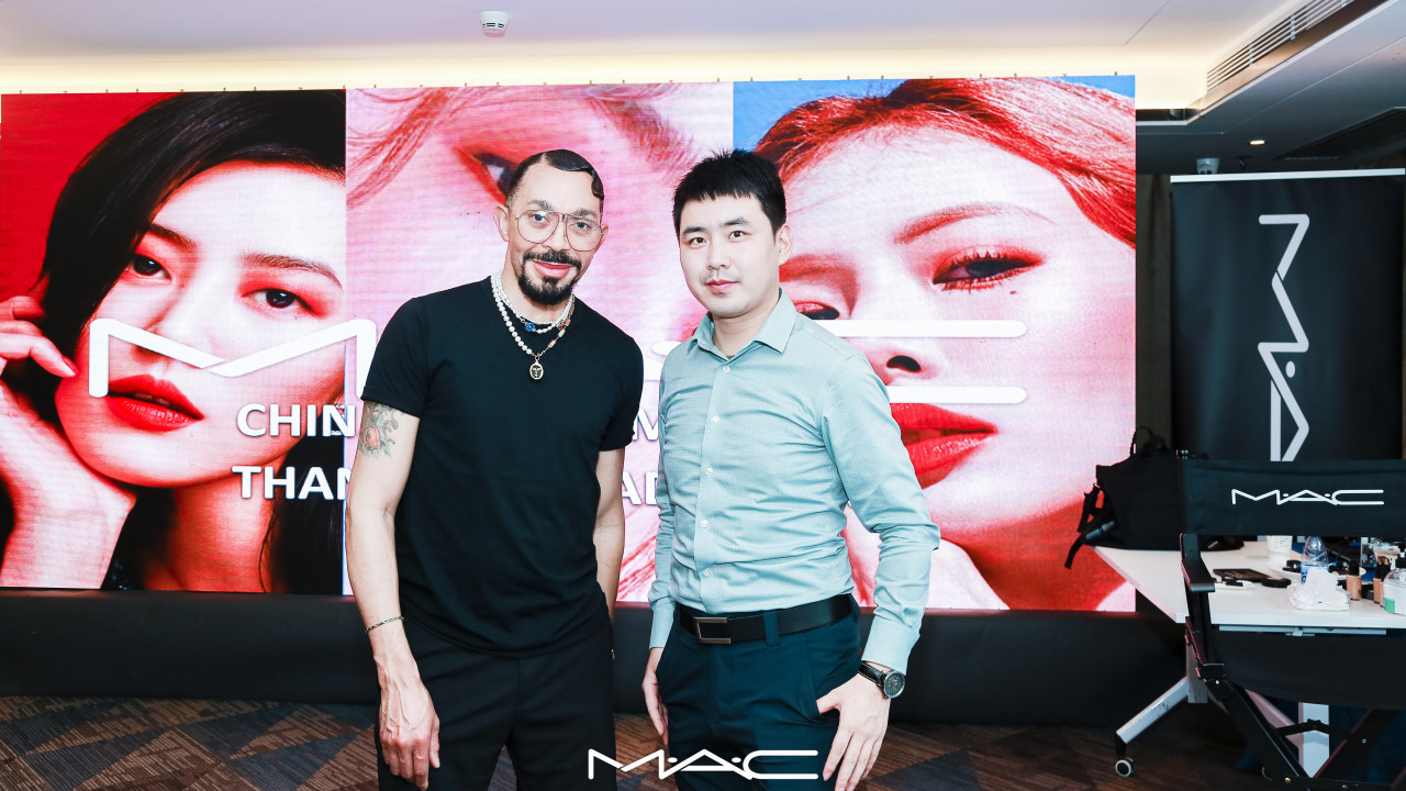 零号时光为MAC服务并获MAC高层认可并合影留念 零号时光为MAC服务并获MAC高层认可并合影留念