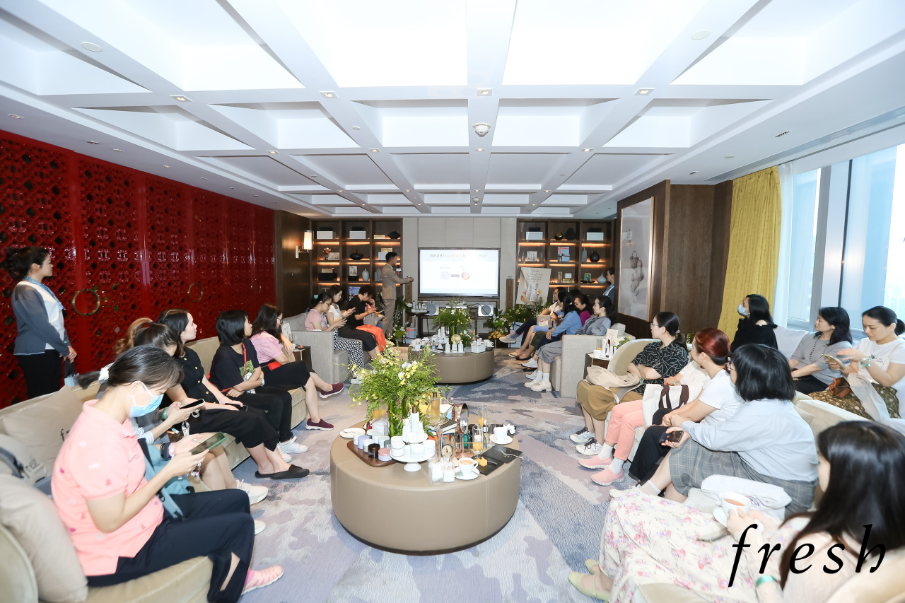 零号时光为馥蕾诗进行拍摄