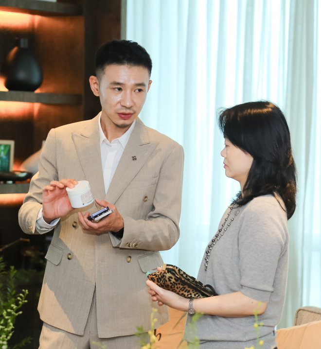 零号时光为馥蕾诗进行拍摄