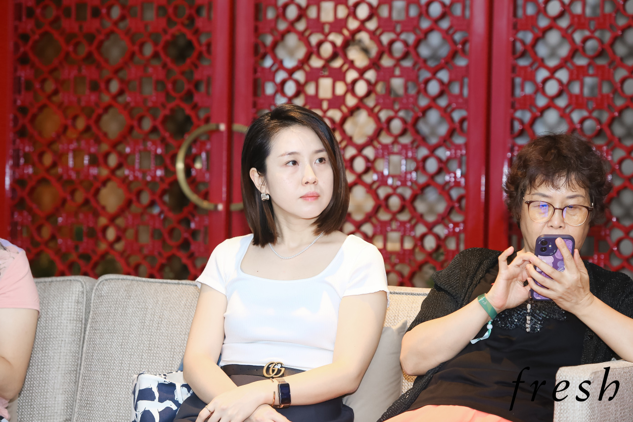 零号时光为馥蕾诗进行拍摄