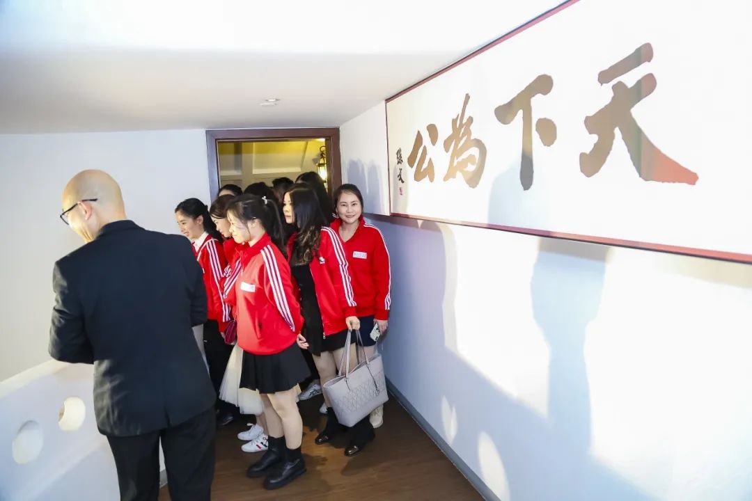 零号时光拍摄的发大夫年会